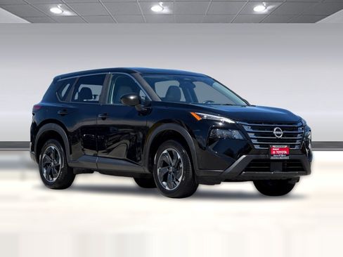 Used 2025 Nissan Rogue SV AWD/4WD image 7