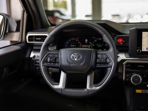 Certified 2025 Toyota 4Runner TRD Off-Road AWD/4WD image 12