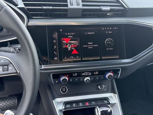 New 2025 Audi Q3 2.0T Premium image 29