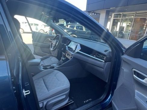 Used 2022 Kia Niro LX image 15