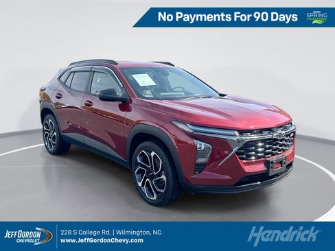 Used 2025 Chevrolet Trax RS w/ Driver Confidence Package image 1