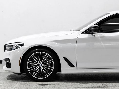 Used 2018 BMW 540i w/ M Sport Package image 12