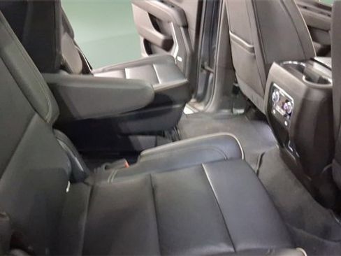 Used 2021 GMC Yukon SLT w/ SLT Premium Package image 15