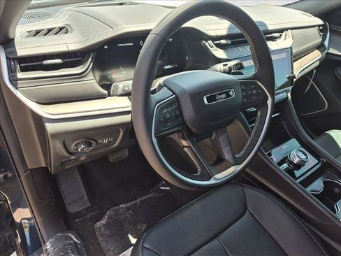 New 2026 Jeep Grand Cherokee Limited AWD/4WD image 2