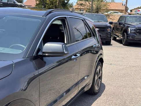 Used 2023 Kia Niro Wave FWD image 9