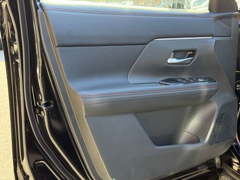 New 2026 Nissan Kicks SR w/ Cold Weather Package image 21