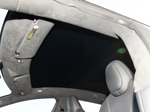 Used 2022 Tesla Model S Plaid image 34