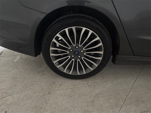 Used 2018 Ford Fusion Titanium image 30