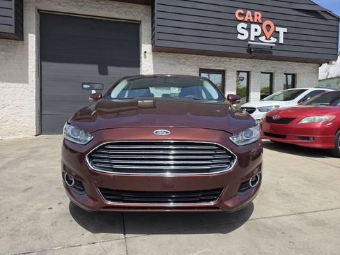 Used 2015 Ford Fusion SE w/ Equipment Group 201A FWD image 2