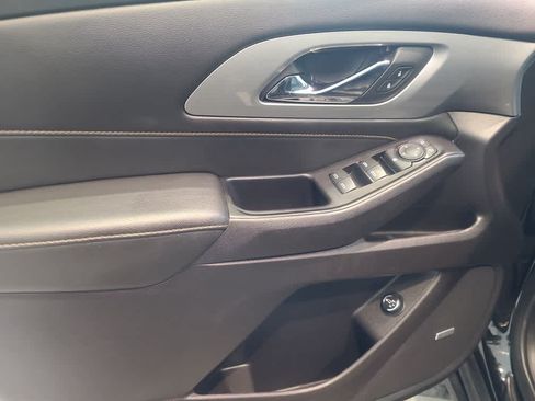 Used 2019 Chevrolet Traverse LT w/ LT Premium Package AWD/4WD image 9