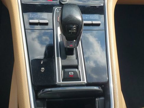 Used 2020 Porsche Panamera 4 AWD/4WD image 32
