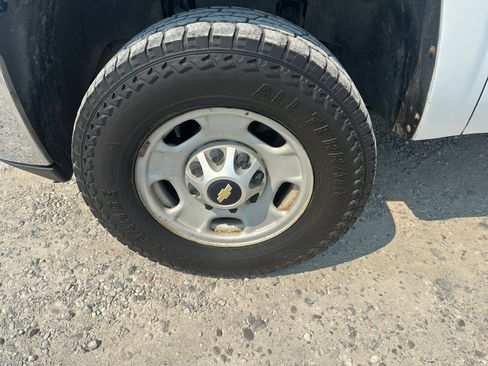 Used 2011 Chevrolet Silverado 2500 W/T AWD/4WD image 9
