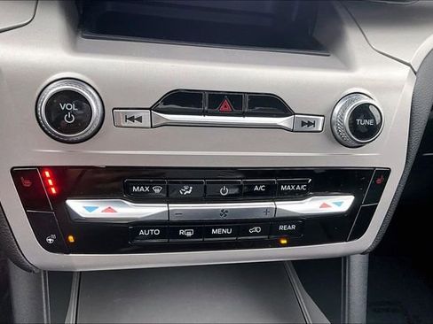 Used 2023 Ford Explorer XLT w/ Equipment Group 202A AWD/4WD image 34