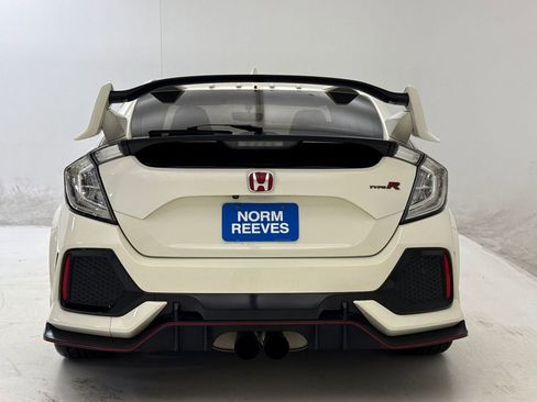 Used 2018 Honda Civic Type R image 9