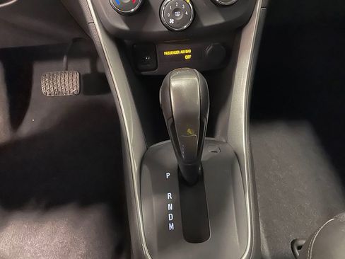 Used 2022 Chevrolet Trax LT w/ LT Convenience Package image 30