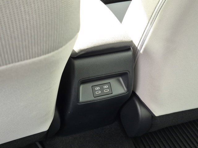 Used 2026 Toyota Corolla LE w/ LE Premium Package FWD image 16