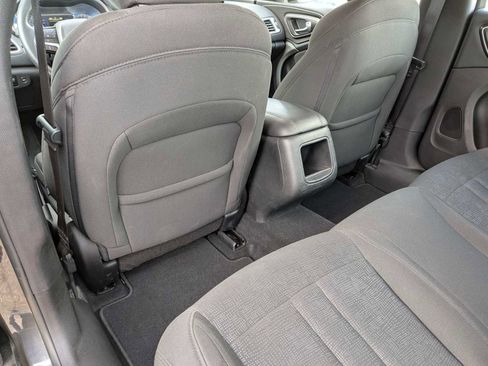 Used 2016 Chrysler 200 Limited FWD image 16