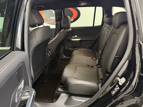 Used 2025 Mercedes-Benz GLB 250 image 12