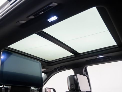 Used 2024 GMC Yukon Denali Ultimate image 11