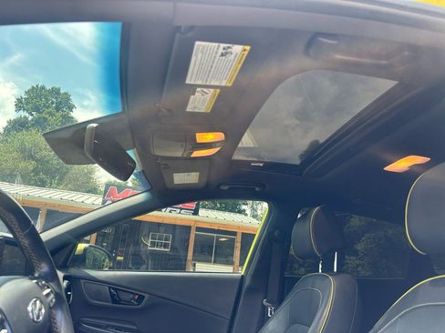 Used 2019 Hyundai Kona Limited FWD image 9