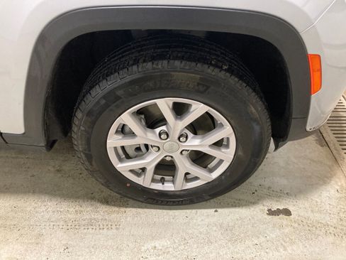 Used 2022 Jeep Grand Cherokee L Limited image 14