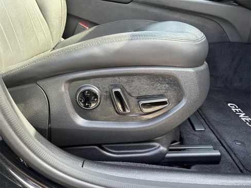 Used 2017 Genesis G80 3.8 w/ Option Group 02 image 38