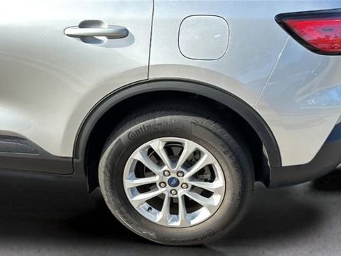 Used 2020 Ford Escape SE image 26