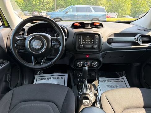 Used 2017 Jeep Renegade Altitude AWD/4WD image 14