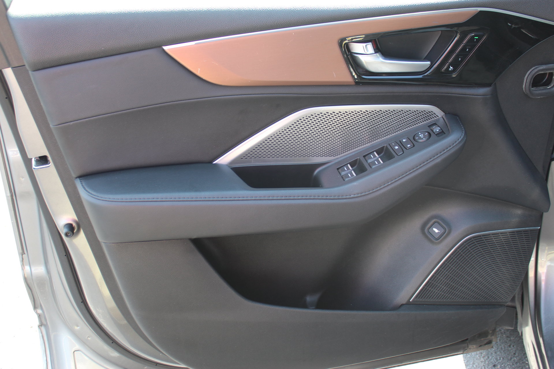Used 2022 Acura MDX FWD image 11