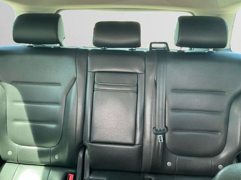 Used 2013 Volkswagen Touareg Sport AWD/4WD image 13