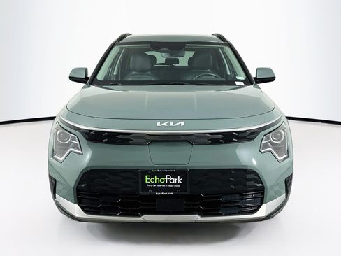 Used 2023 Kia Niro Wind w/ Wind Preserve Package FWD image 2