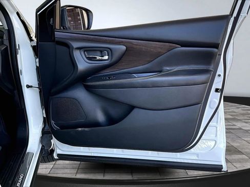 Used 2019 Nissan Murano Platinum w/ Cargo Package FWD image 25