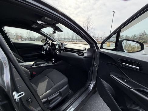 Used 2018 Toyota C-HR XLE image 20