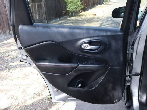 Used 2016 Jeep Cherokee Trailhawk w/ Cold Weather Group image 24