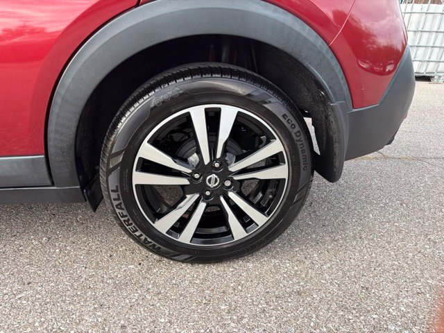 Used 2018 Nissan Kicks SR w/ Exterior Package FWD image 33