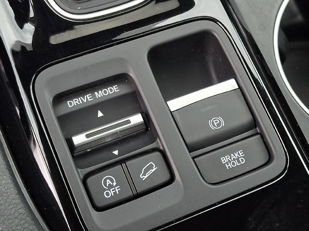 Used 2025 Honda Pilot Elite image 26