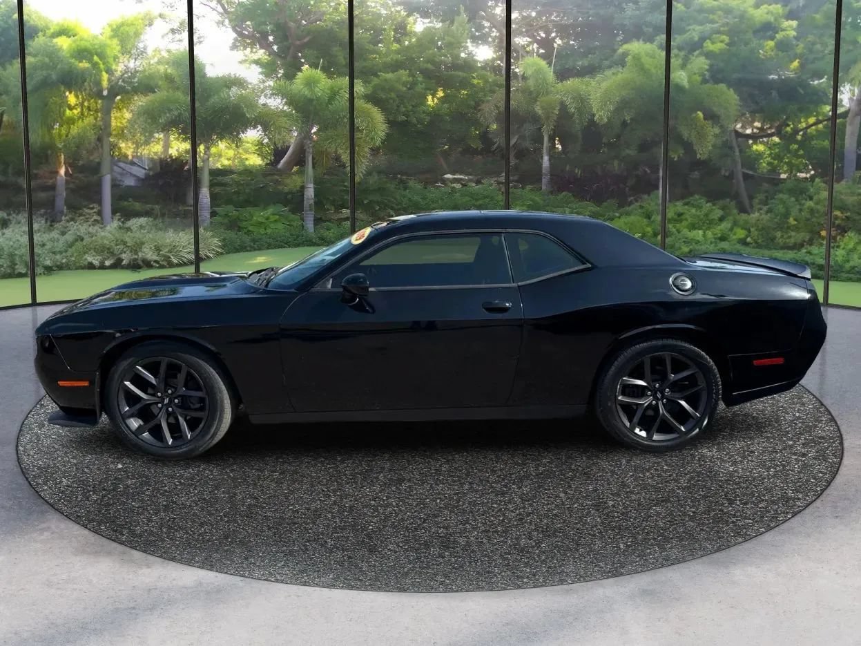 Used 2019 Dodge Challenger SXT w/ Blacktop Package RWD image 6