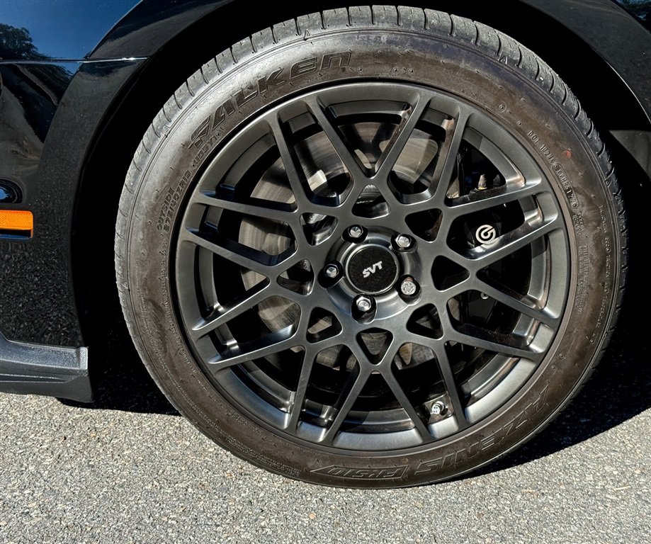 Used 2014 Ford Mustang Shelby GT500 w/ Equipment Group 821A RWD image 17