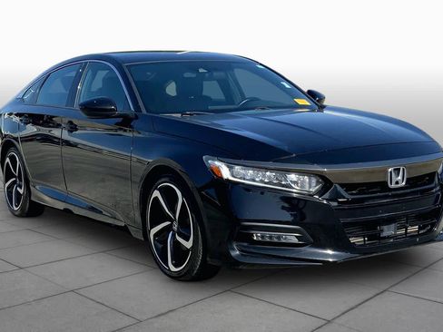 Used 2018 Honda Accord Sport image 3