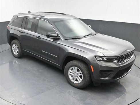 New 2025 Jeep Grand Cherokee Laredo image 33