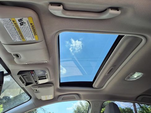 Used 2018 Subaru Crosstrek 2.0i Premium w/ Moonroof Package AWD/4WD image 12