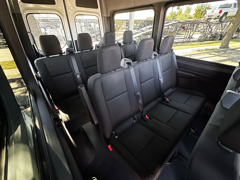 Used 2025 Mercedes-Benz Sprinter 2500 image 23