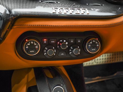 Used 2017 Ferrari F12 Berlinetta RWD image 18