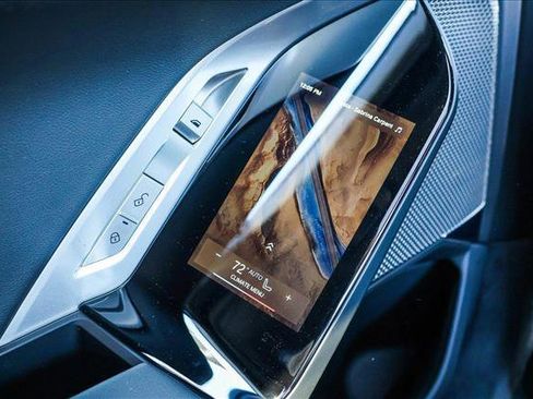 Used 2025 BMW 740i xDrive image 21