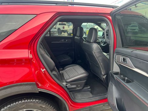 Certified 2025 Ford Explorer ST-Line w/ Premium Package RWD image 14