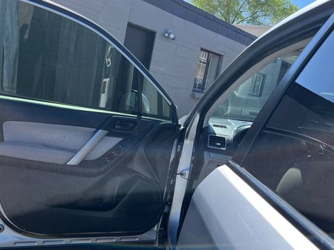 Used 2017 Subaru Forester 2.5i Premium w/ All-Weather Package AWD/4WD image 10