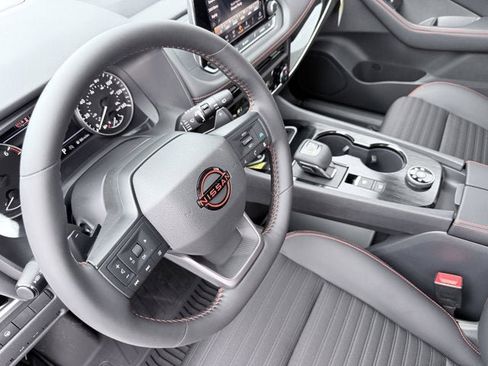 New 2026 Nissan Rogue SV AWD/4WD image 17