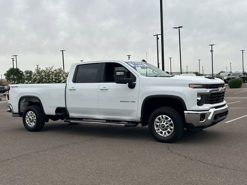 Certified 2025 Chevrolet Silverado 2500 LT w/ Safety Package AWD/4WD image 7