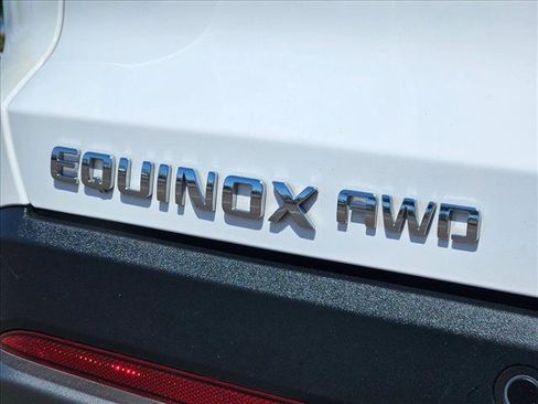 Used 2026 Chevrolet Equinox LT AWD/4WD image 30