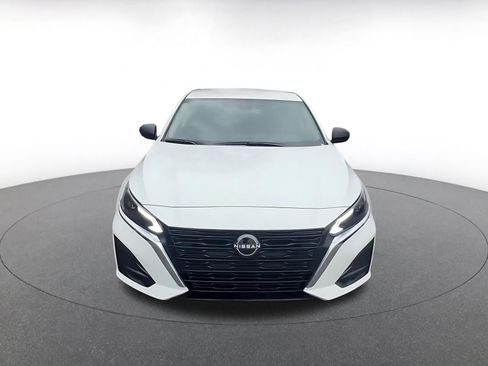 Used 2025 Nissan Altima 2.5 SV image 4